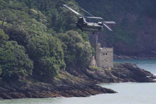 07 July 2020 - 12-40-55
Approaching Kingswear Castle. And avoiding it.
----------------------------
RAF Chinook ZA704 low flypast of Dartmouth